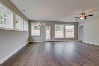 208 Woodhall Ct in White House, TN - Building Photo - Building Photo