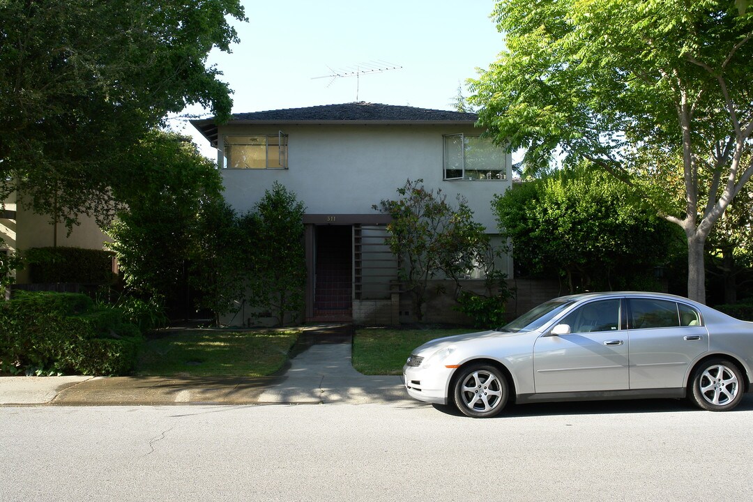 311 Waverley St in Menlo Park, CA - Building Photo