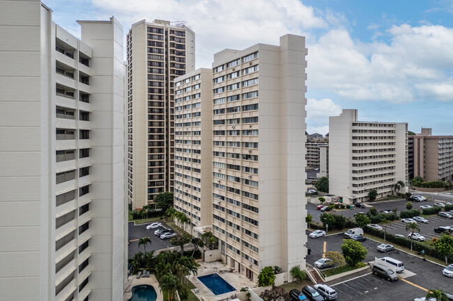 Royal Towers in Honolulu, HI - Foto de edificio - Building Photo