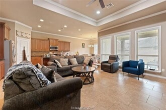 2523 Warkworth Ln in College Station, TX - Foto de edificio - Building Photo