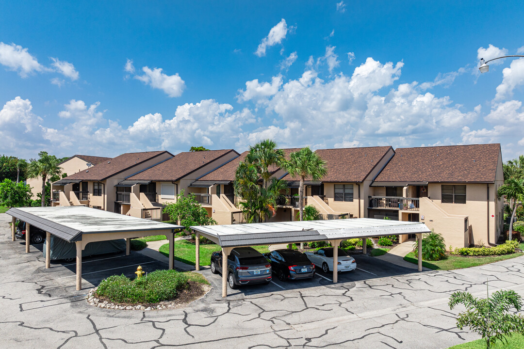 Admiralty Yacht Club Condominiums in North Fort Myers, FL - Building Photo