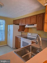 8530 Castlemill Cir in Perry Hall, MD - Foto de edificio - Building Photo