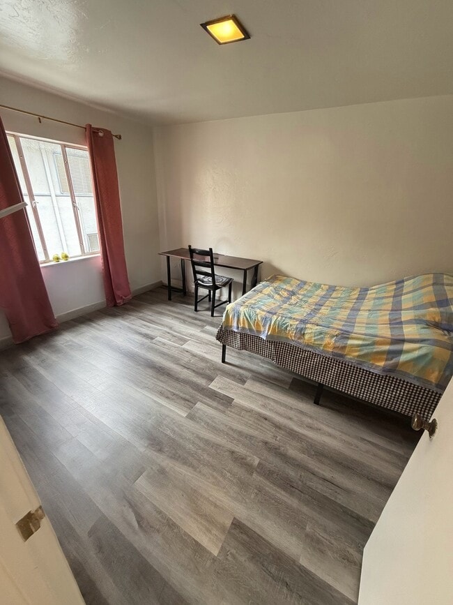 1708 Euclid Ave, Unit 3 in Berkeley, CA - Foto de edificio - Building Photo