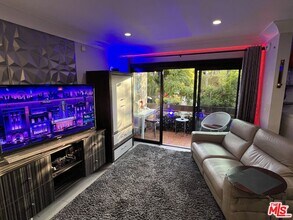 950 Kings Rd in West Hollywood, CA - Building Photo - Building Photo
