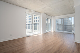 Neuf Cents Apartments for rent in Montréal, QC - Building Photo - Building Photo