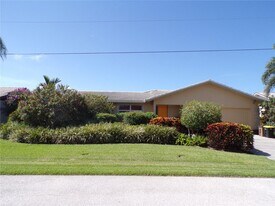 2839 Via Paloma Dr in Punta Gorda, FL - Building Photo