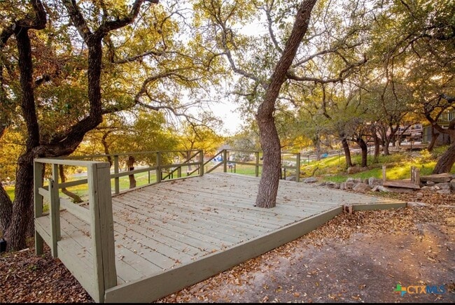 481 Lorne Rd in Canyon Lake, TX - Foto de edificio - Building Photo