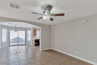 9652 Brooks Lake Ave in Las Vegas, NV - Building Photo - Building Photo