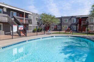 Axio Apartments in Tempe, AZ - Building Photo