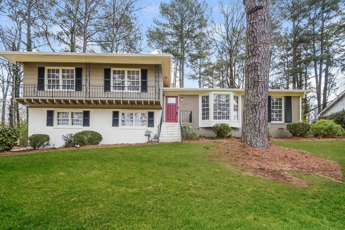 961 Garrett Dr in Birmingham, AL - Building Photo