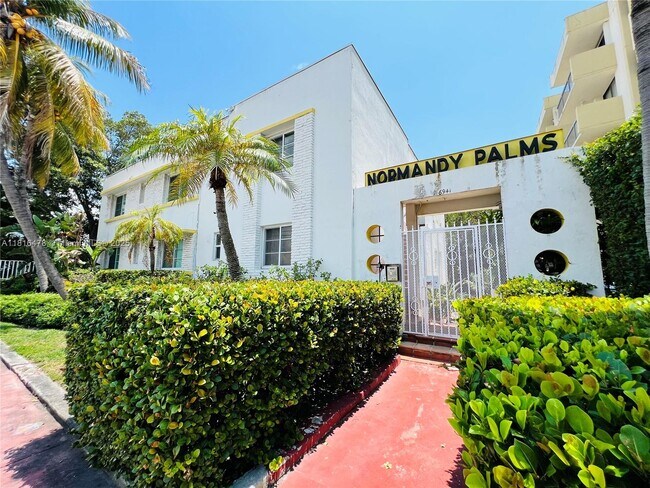 6941 Bay Dr in Miami Beach, FL - Building Photo - Building Photo