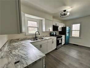 121 Parr Ave in Mingo Junction, OH - Building Photo - Building Photo