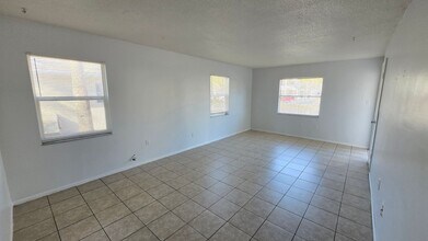 2216 Flamingo Blvd in Bradenton, FL - Building Photo - Building Photo