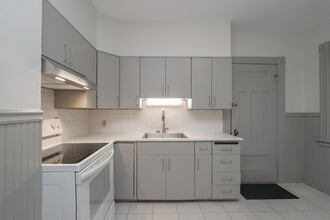 61 Washington Rd in Springfield, MA - Building Photo - Building Photo