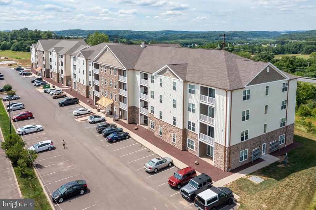 19000 Cub Cir in Bloomsburg, PA - Foto de edificio