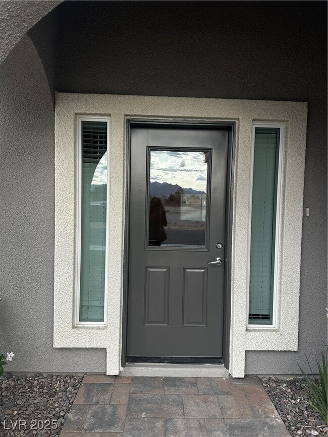 property at 2590 Apricot Ln