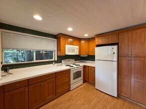 609 SW Lake Roesiger Rd in Snohomish, WA - Building Photo - Building Photo