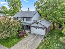 21385 Deerfield Dr in Trenton, MI - Building Photo