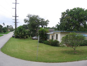 510 NW 90th St in Miami, FL - Building Photo - Building Photo