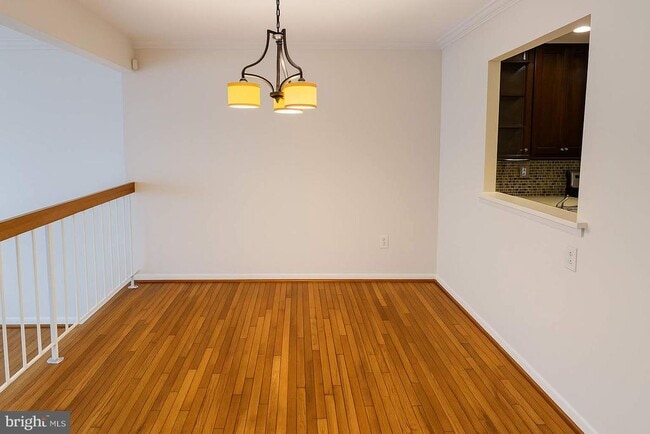 5105 King Charles Way in Bethesda, MD - Building Photo - Building Photo