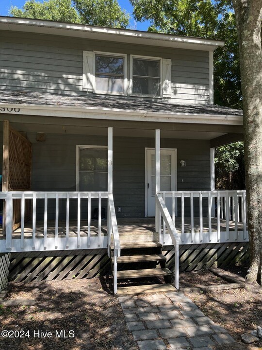 300 Lee Dr in Atlantic Beach, NC - Foto de edificio