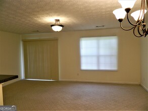 615 Magnolia Gardens Walk in Mcdonough, GA - Foto de edificio - Building Photo