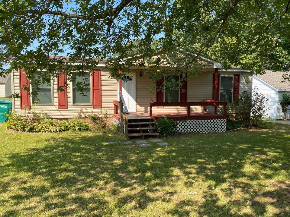 15 Woodmoss Cv in Jackson, TN - Foto de edificio