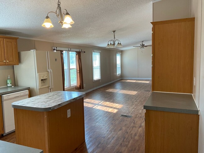 285 CR 112 in Burnet, TX - Building Photo - Building Photo