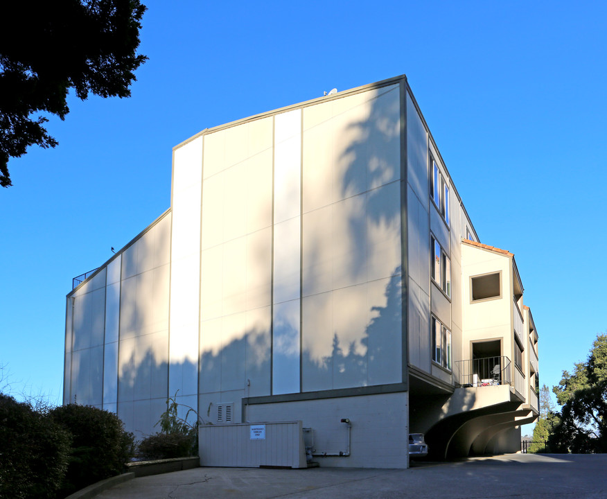 1502 E St in Hayward, CA - Building Photo