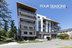 6585-195A 195A St in Surrey, BC - Building Photo