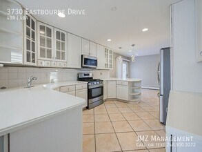 3730 Eastbourne Dr in Troy, MI - Building Photo - Building Photo