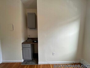 49 S Huntington Ave in Boston, MA - Building Photo - Building Photo
