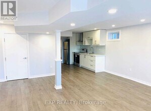 127 Anchusa Dr in Richmond Hill, ON - Building Photo - Building Photo