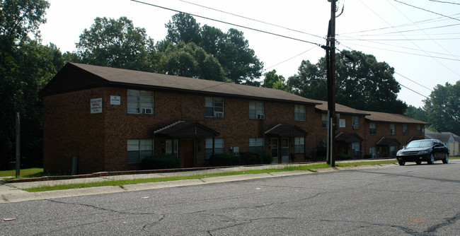 1700-1708 Newark Ave in Fayetteville, NC - Building Photo - Building Photo