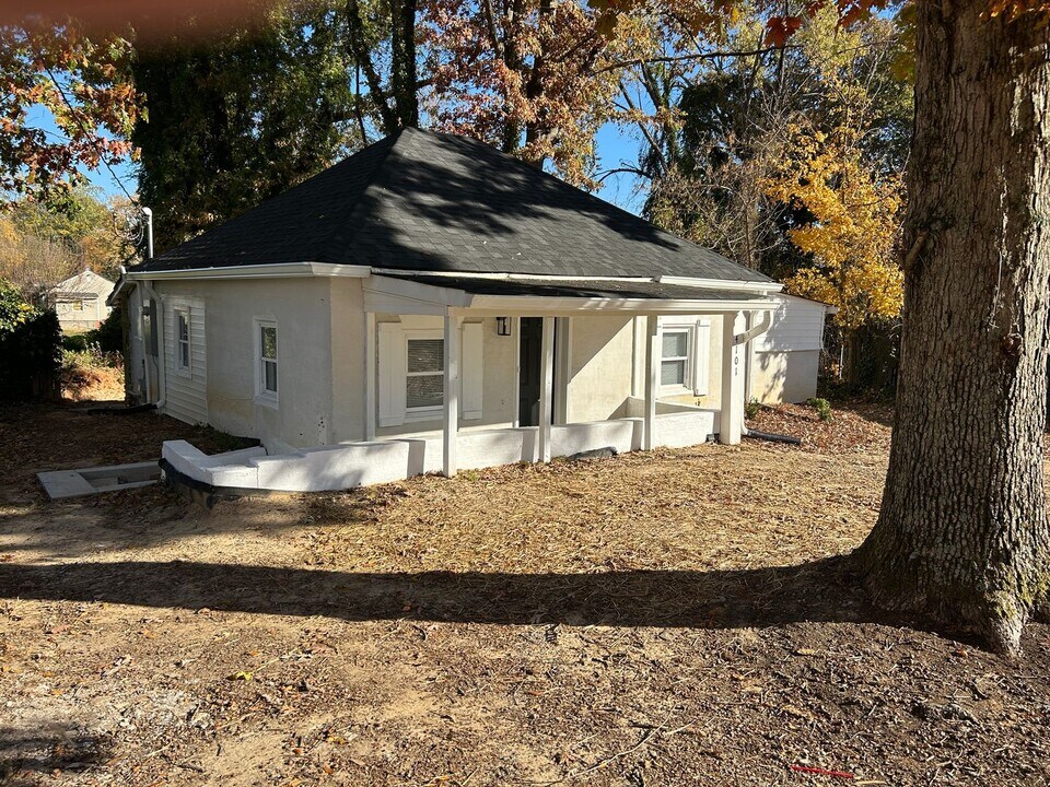 4101 Dalton St in Winston-Salem, NC - Building Photo