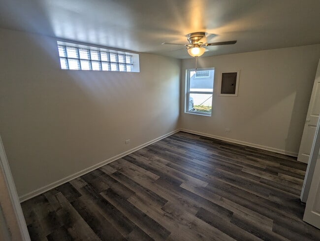 property at 4022 S Beaumont Ave