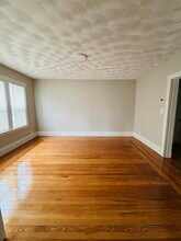 30-32-32 Starbird St in Malden, MA - Building Photo - Building Photo