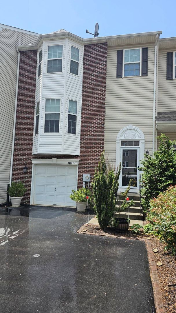 property at 5299 Spring Ridge Dr E