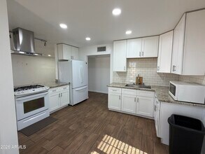 2 E Piedmont Rd in Phoenix, AZ - Building Photo - Building Photo