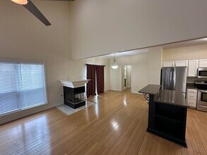 1093 River Isle Dr in Memphis, TN - Building Photo - Building Photo
