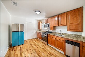 1000 Foster St in Evanston, IL - Foto de edificio - Building Photo