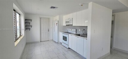 4490 W Flagler St in Coral Gables, FL - Building Photo - Building Photo