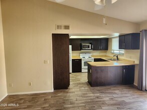 15641 N 63rd Way in Scottsdale, AZ - Building Photo - Building Photo