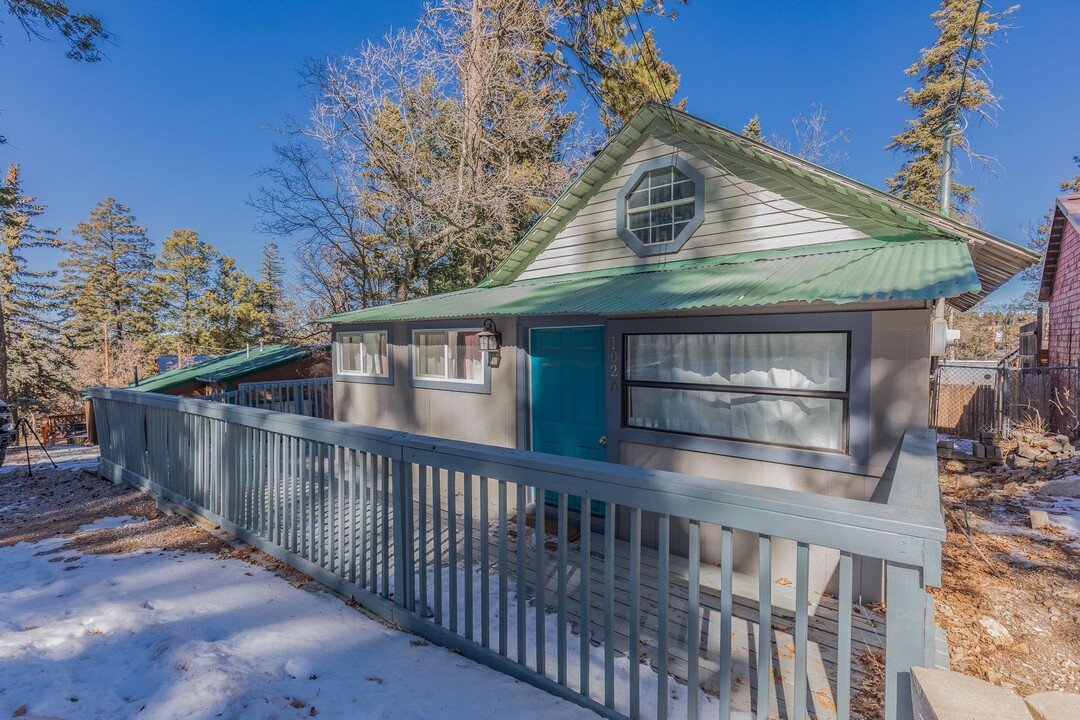 102 Coyote Ave in Cloudcroft, NM - Building Photo