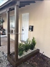 2039 Taylor St in Hollywood, FL - Building Photo - Building Photo