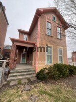 233 N East St in Indianapolis, IN - Building Photo