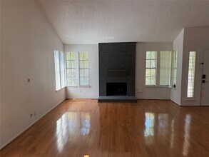 2018 Woodstream Blvd in Sugar Land, TX - Building Photo - Building Photo