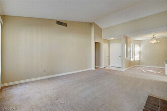 2302 Fairbourne Way in Henderson, NV - Building Photo - Building Photo