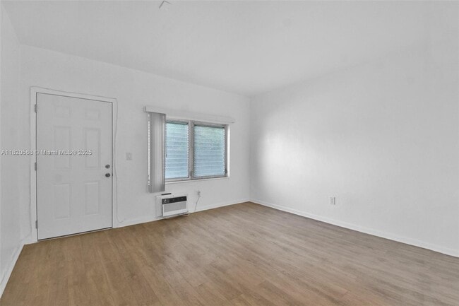544 Michigan Ave in Miami Beach, FL - Building Photo - Building Photo