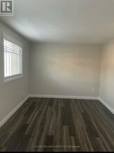 70 Chapman Ct in London, ON - Building Photo - Building Photo